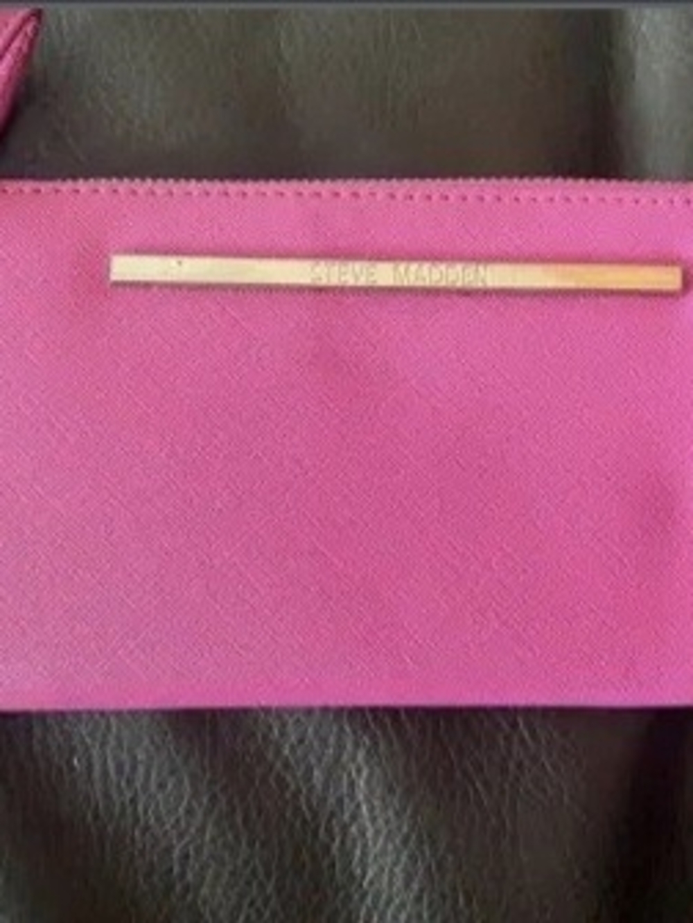 EUC Steve Madden Hot Pink Saffiano Wristlet with Gold Bar